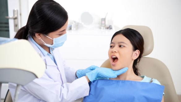 Cara Menghentikan Pendarahan Setelah Cabut Gigi
